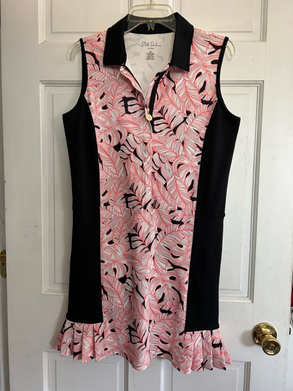 Stella Parker Leaf-Print Zip Up Athletic Mini Dress w/Attached Shorts. Size Med
